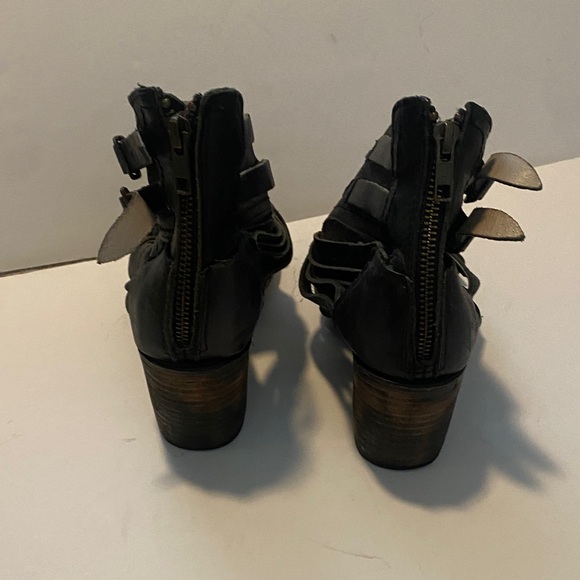 Freebird by Steven Black Leather Heeled Sandals size 7 - Picture 8 of 8